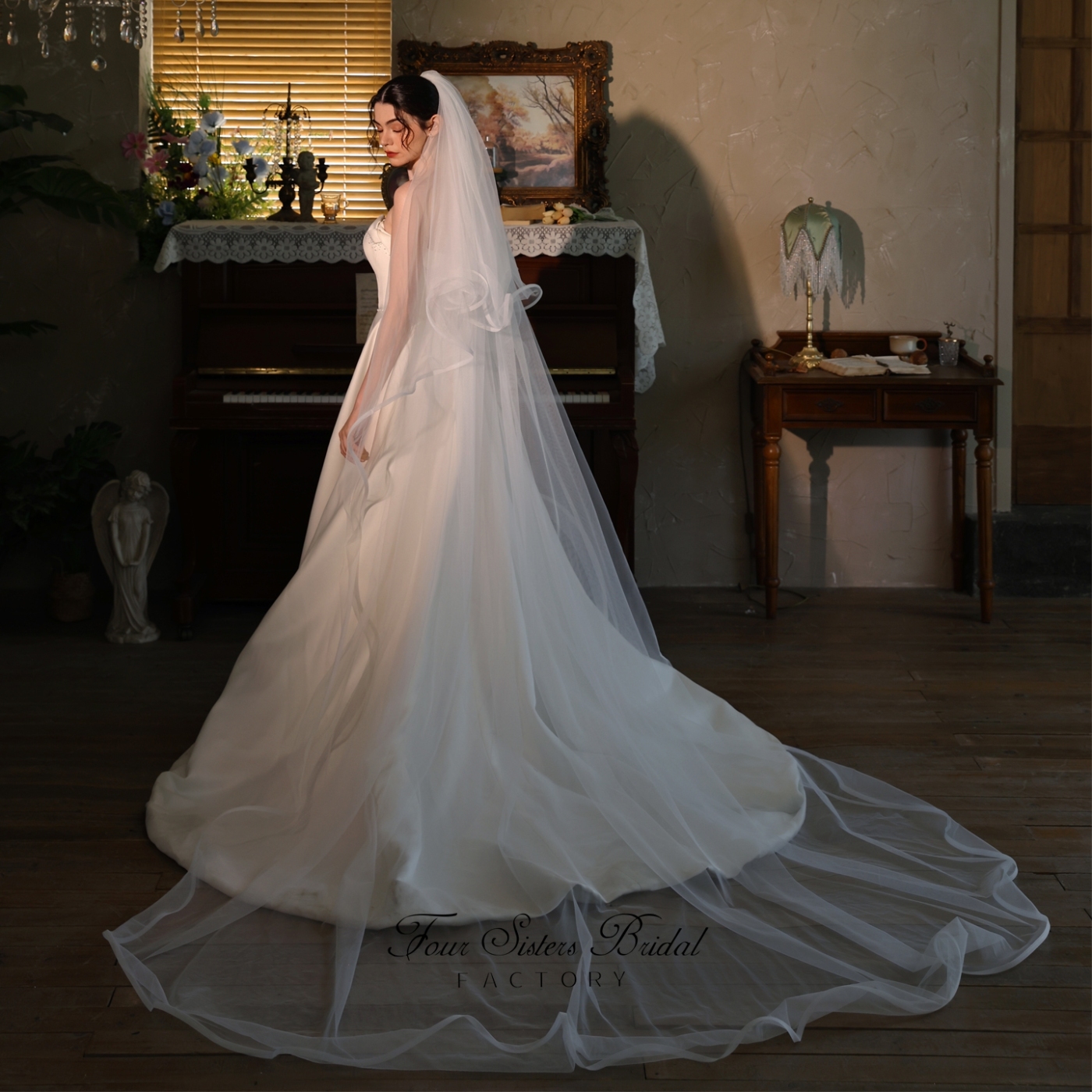 French Romantic Curly Edge Bridal Veils