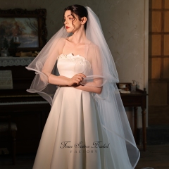 French Romantic Curly Edge Bridal Veils