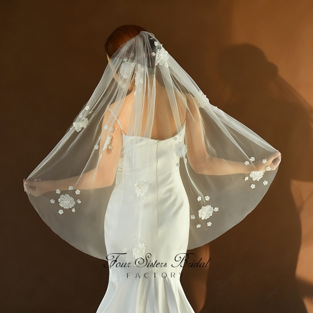 3D Flowers Pearl Veils