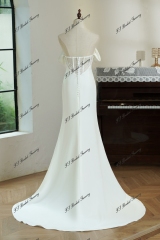 Lace Neckline Mermaid Crepe Wedding Gown