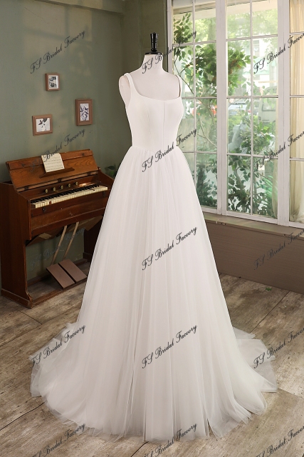 Simple Tulle A-Line Bridal Gown