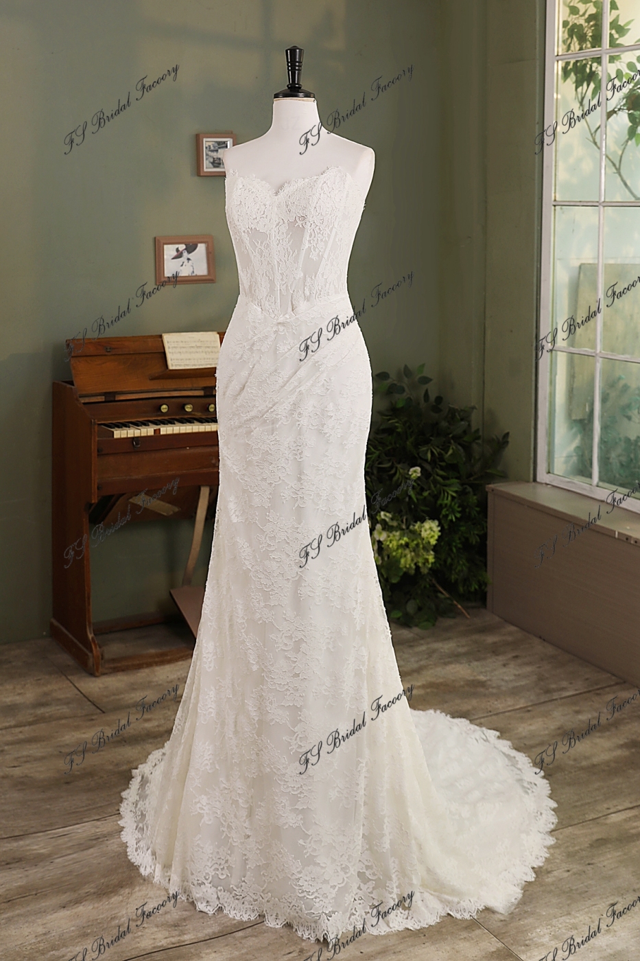 Elegant Lace Mermaid Wedding Dress