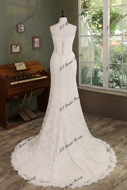 Elegant Lace Mermaid Wedding Dress