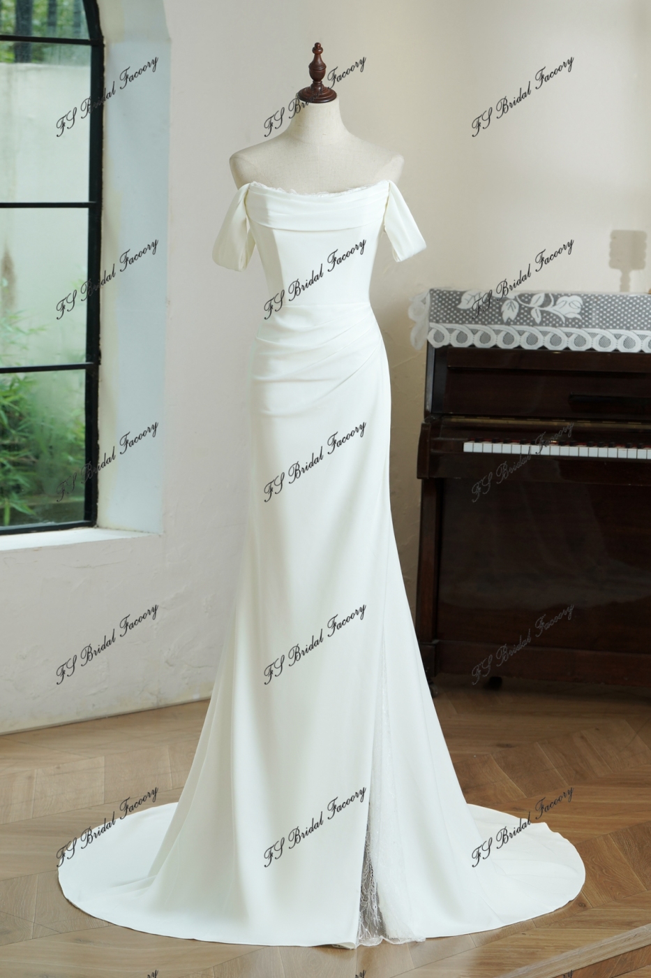 Lace Neckline Mermaid Crepe Wedding Gown