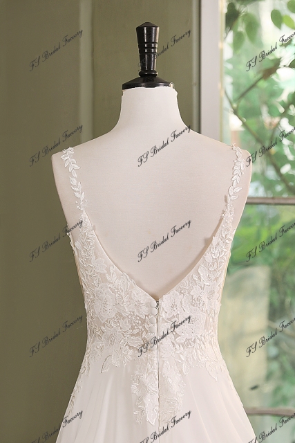 Chiffon Lace Appliqué A-line Wedding Gown