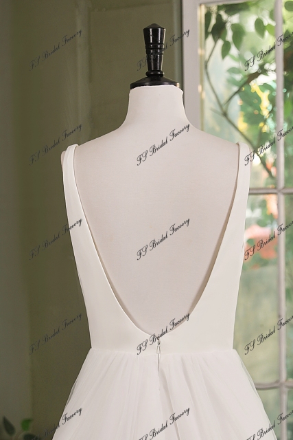 Simple Tulle A-Line Bridal Gown
