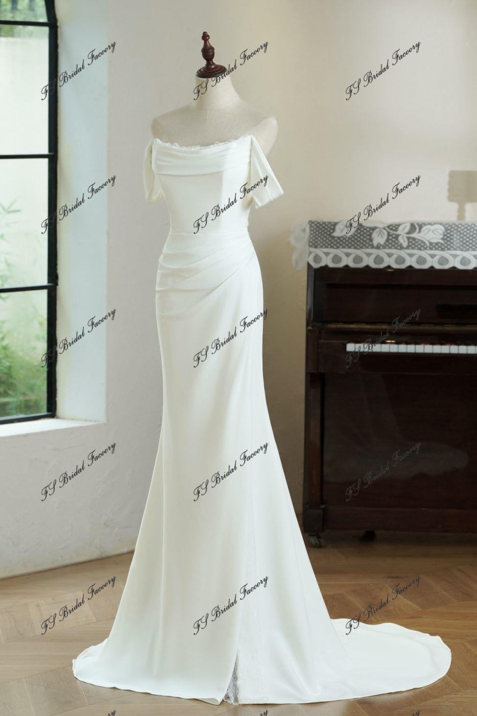 Lace Neckline Mermaid Crepe Wedding Gown