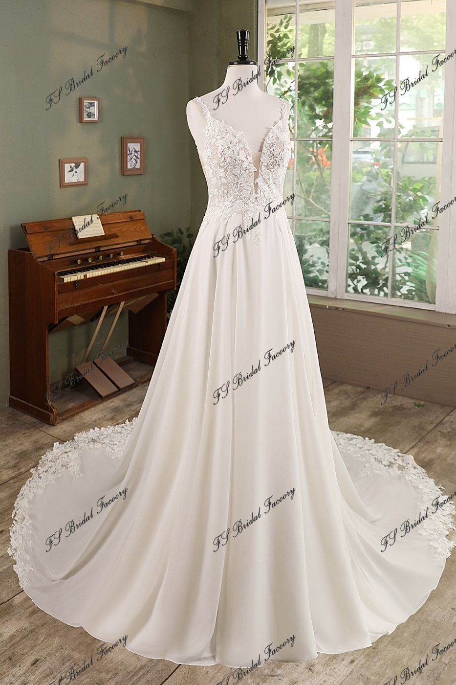 Chiffon Lace Appliqué A-line Wedding Gown