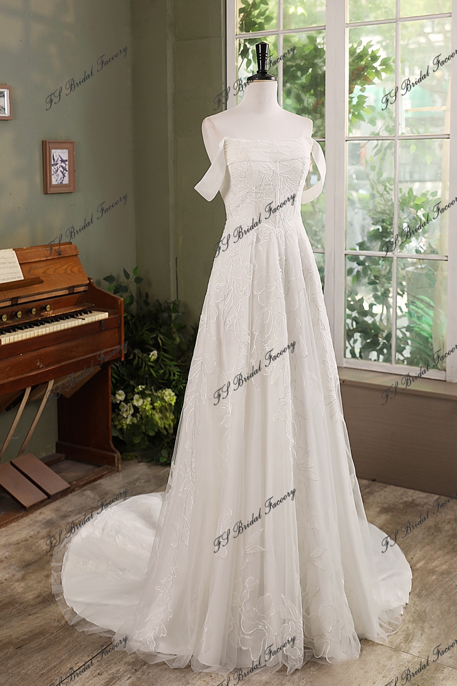Lace Tulle Wedding Dress With Off-the-shoulder Sleeves