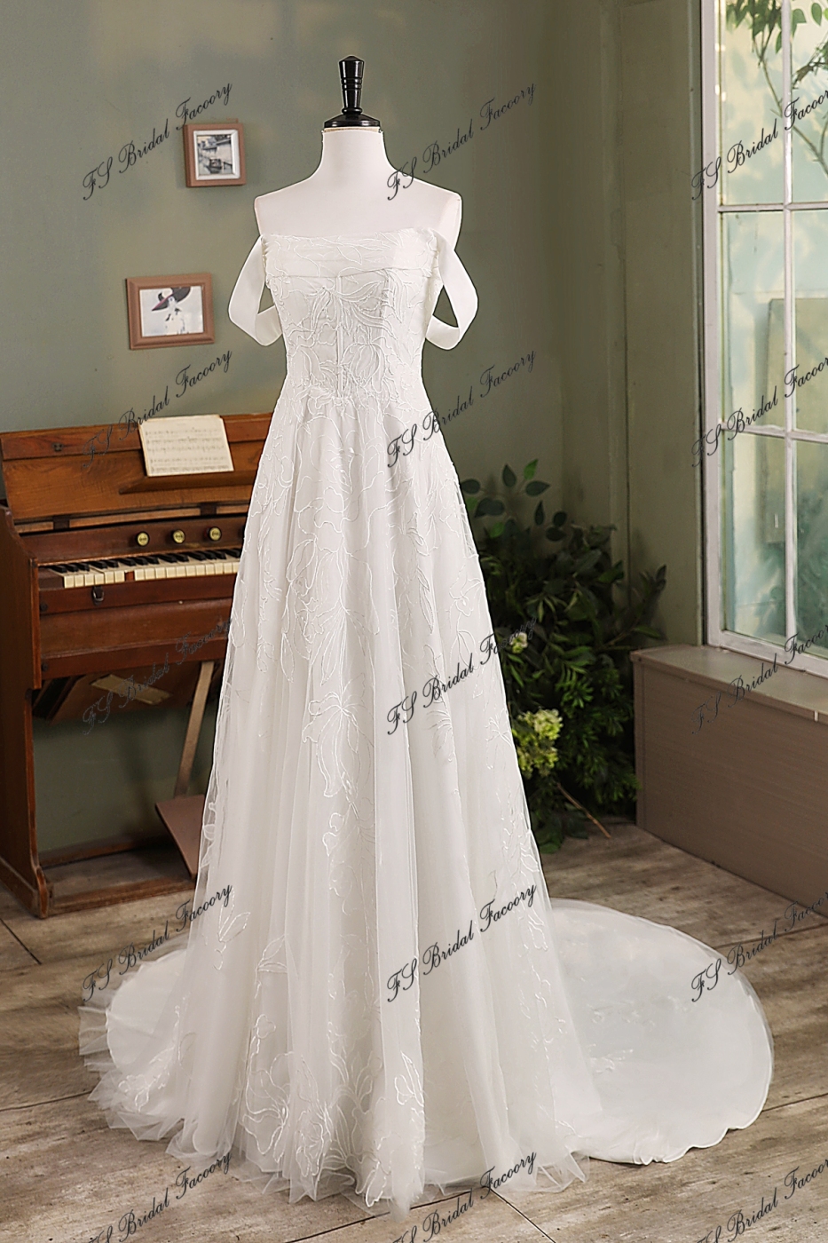 Lace Tulle Wedding Dress With Off-the-shoulder Sleeves