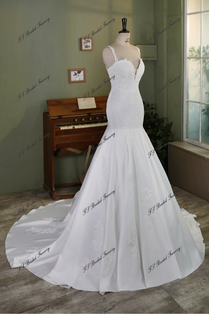 Sweet Heart Lace Applique Mermaid Satin Wedding Gown