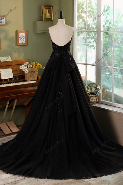 Black A Line Beading Tulle Wedding Gown