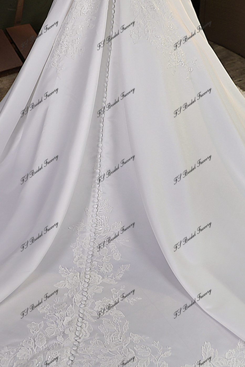 Sweet Heart Lace Applique Mermaid Satin Wedding Gown