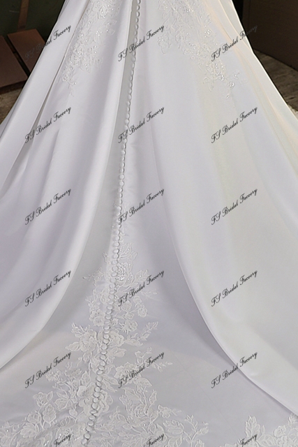 Sweet Heart Lace Applique Mermaid Satin Wedding Gown