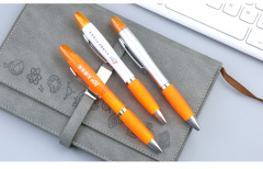 Customized Logo Highlighter Pens Creative Designs 2-in-1 Stationery Orange Novelty Ballpoint Pen School Students 1.0mm Writing