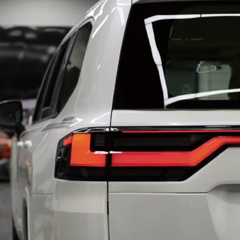 Suitable for Landcruiser LC300 through the tail light Tail light assembly running water steering