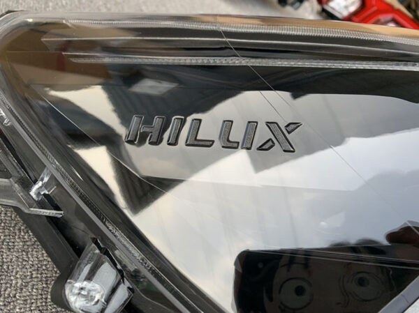 TOYOTA 2021 Hilux OE headlights high