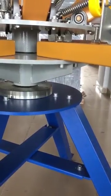 Simple wooden pallet screen pring machine