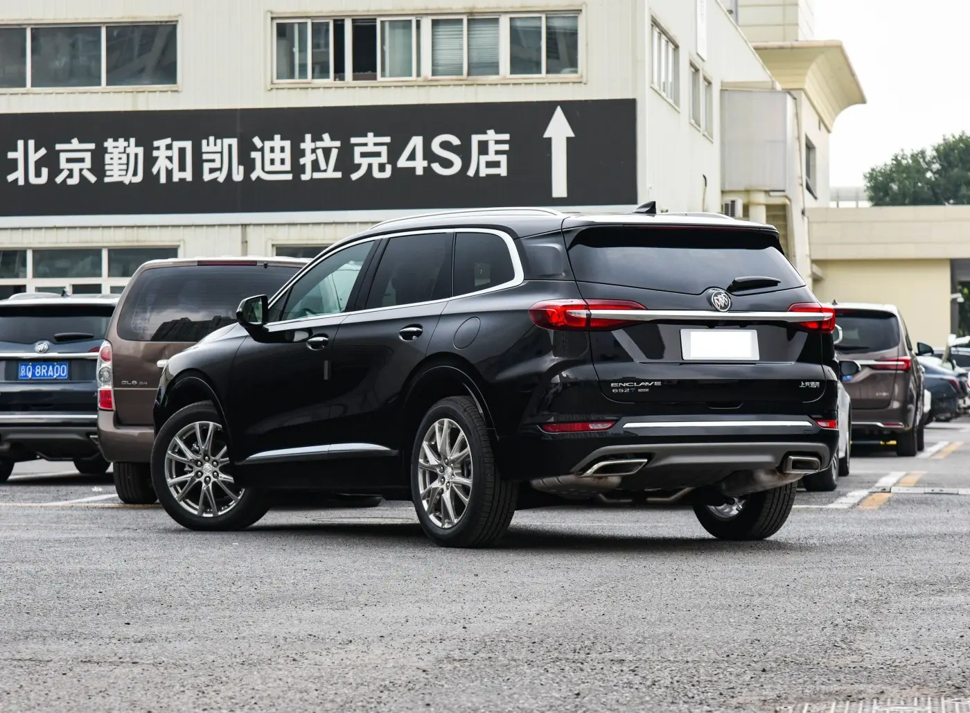 In Stock 2022 Enclave 652T Four Wheel Drive Exclusive Flagship Model New Cars Fuel SUV Vehicle For Bui*ck Enclave 652T Used Car