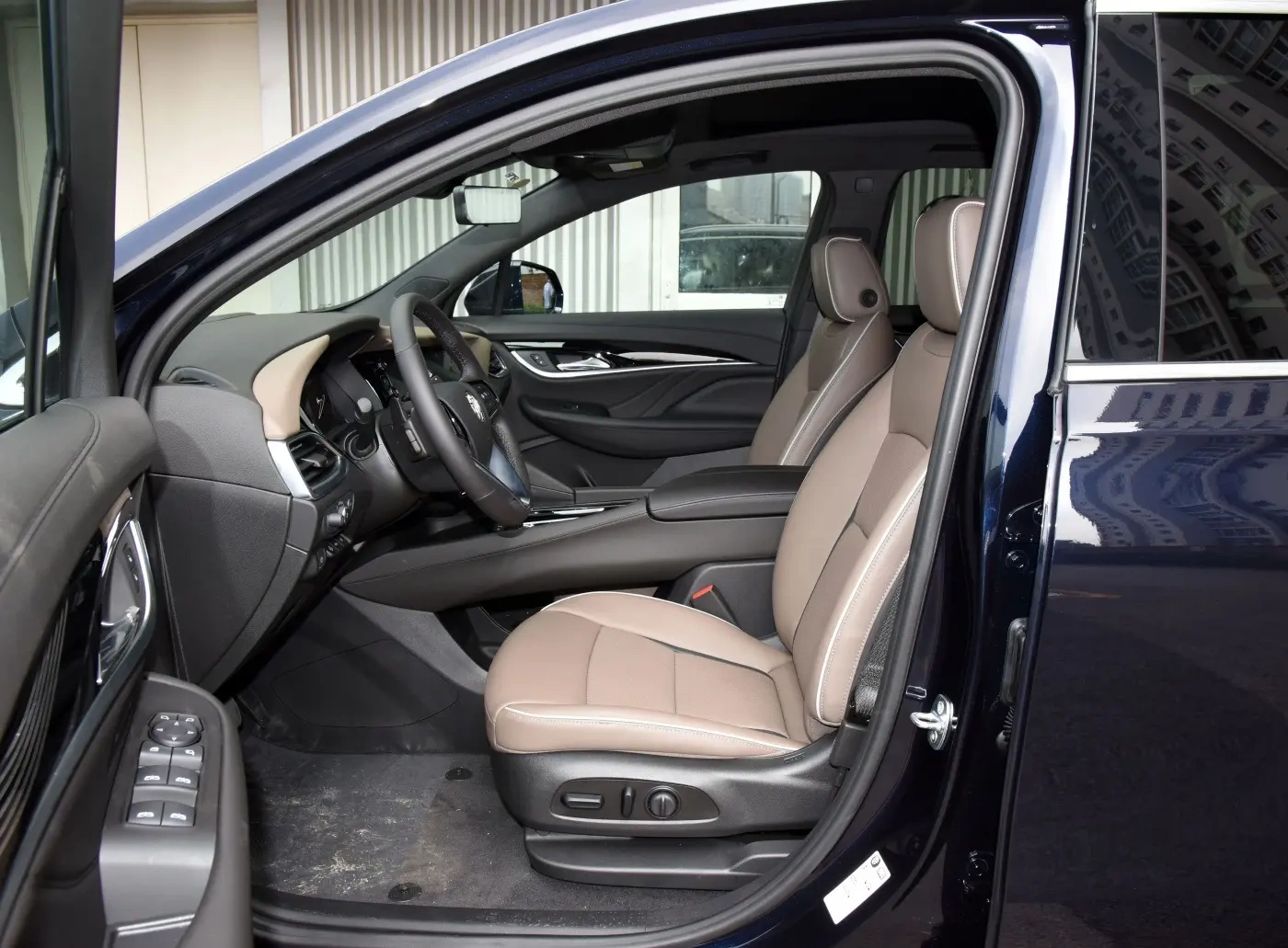 In Stock 2022 Enclave 652T Four Wheel Drive Exclusive Flagship Model New Cars Fuel SUV Vehicle For Bui*ck Enclave 652T Used Car