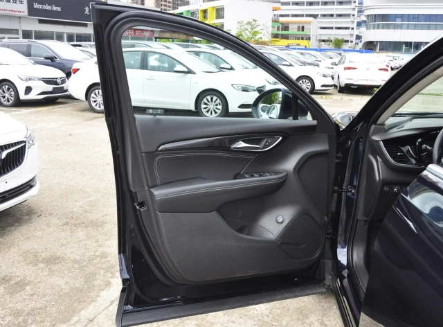 In Stock 2022 Envision PLUS 652T Deluxe Model New Cars Fuel SUV Vehicle For Buick Envision PLUS 652T Interior Black Used Car