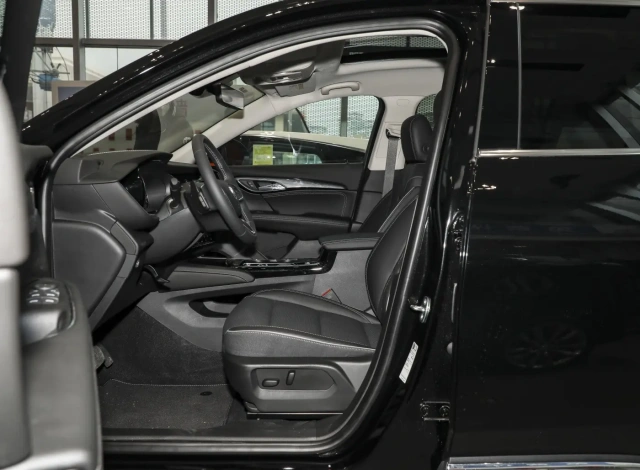 In Stock 2023 Envision PLUS 652T Deluxe Model New Cars Fuel SUV Vehicle For Bui*ck Envision PLUS 652T Interior Black Used Car