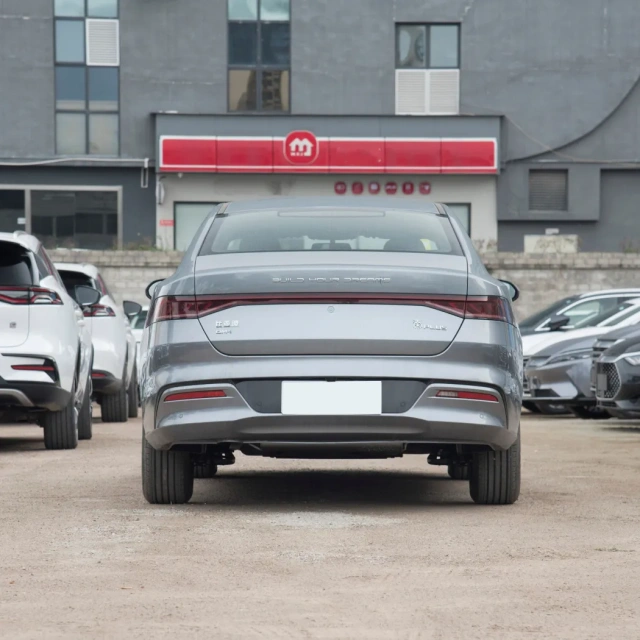 Smart New Energy Car Byd Qin EV 550km In Stock China Manufacturer Electric Vehicles for Adults Sedan