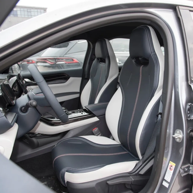 Smart New Energy Car Byd Qin EV 550km In Stock China Manufacturer Electric Vehicles for Adults Sedan