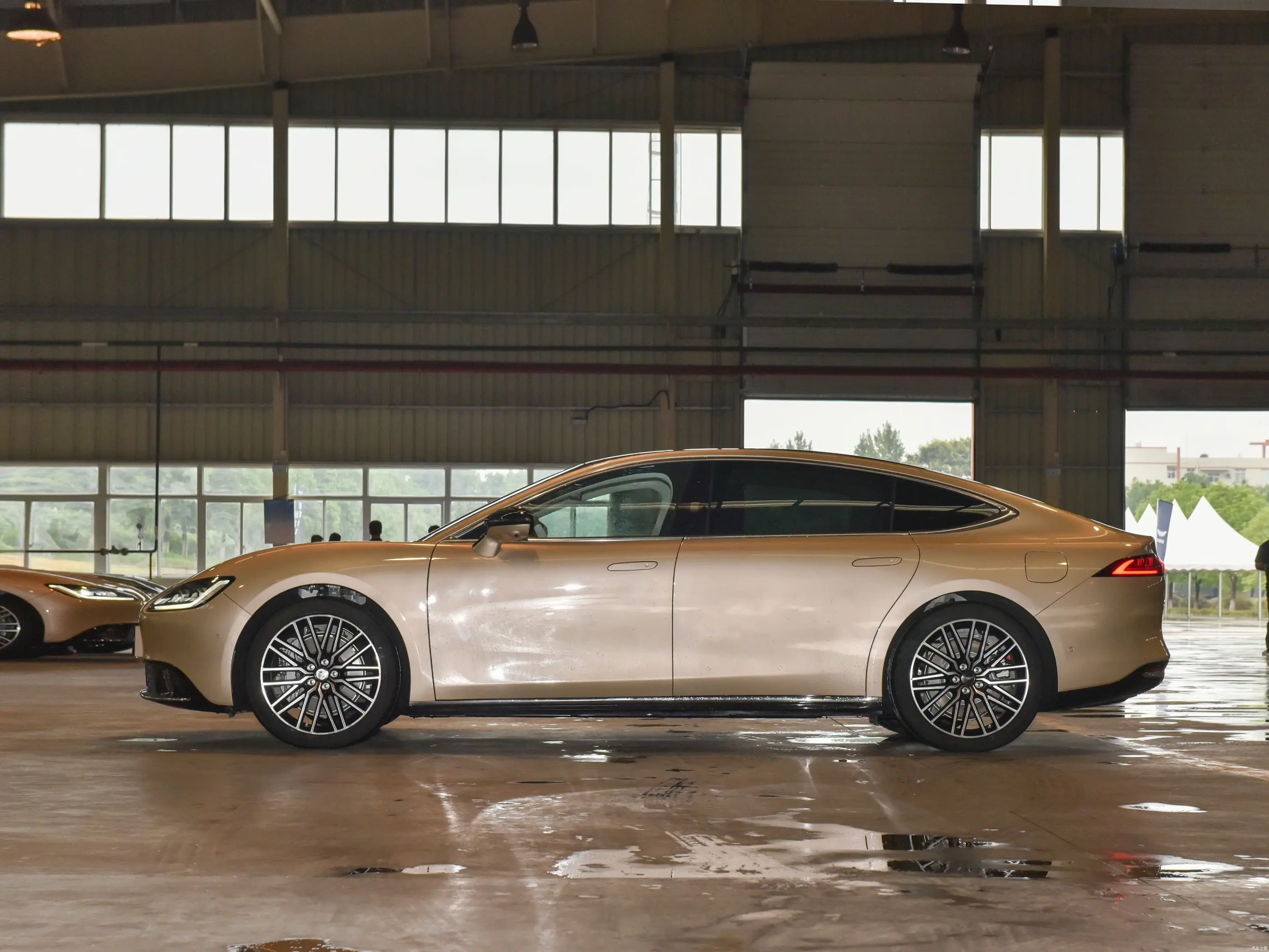 New Car 2023 yuanhang Y6 Imperial Edition 4WD Vehicles Long Range 720km 810km Fast Charging Ev Large Sedan CAR For Dayu