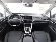 2020 China hot-selling tram SAIC Maxus EUNIQ 5 Elite Edition 7-seater cheap electric uesd ev 45000km car for SAIC