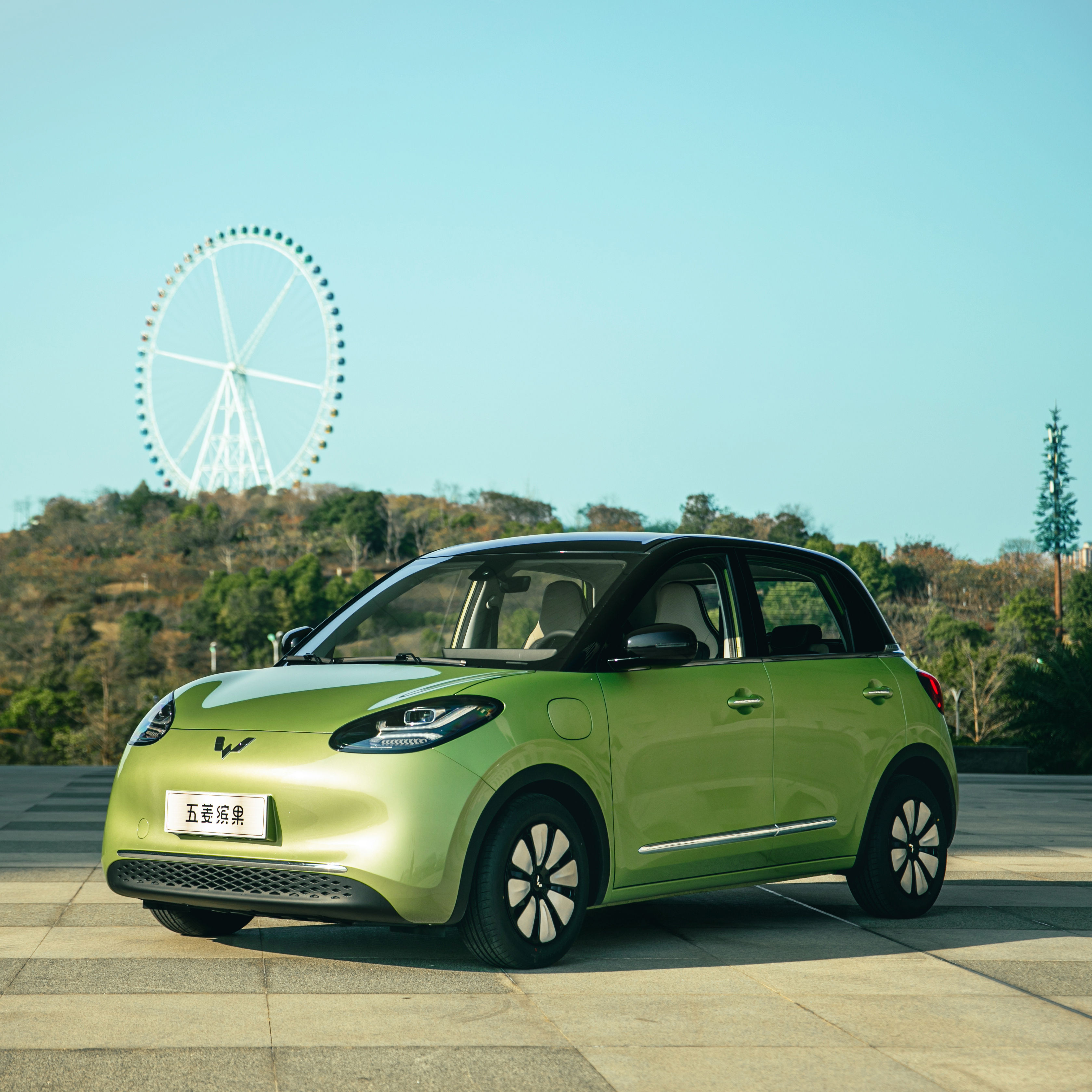 2023 New And Used Electric Cheap Car EV Coupe Hot Saling Mobility Scooter For Wu Ling Bin Go Car