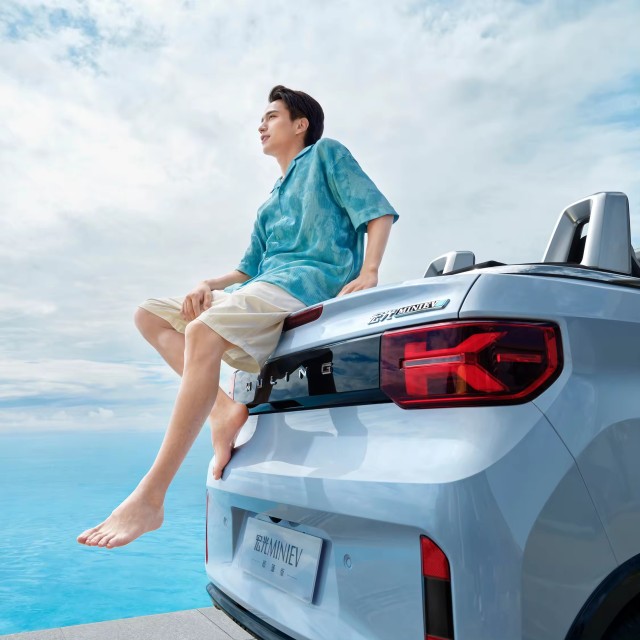 2022 New And Used Electric Cars EV Coupe Hot Saling Open Car Made In China For Wu Ling MINI Cars