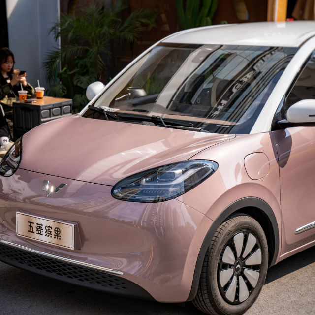 2023 New Electric Cheap Car EV Coupe Hot Saling Mobility Scooter Interconnection Style For Wuling Bingo Used Car