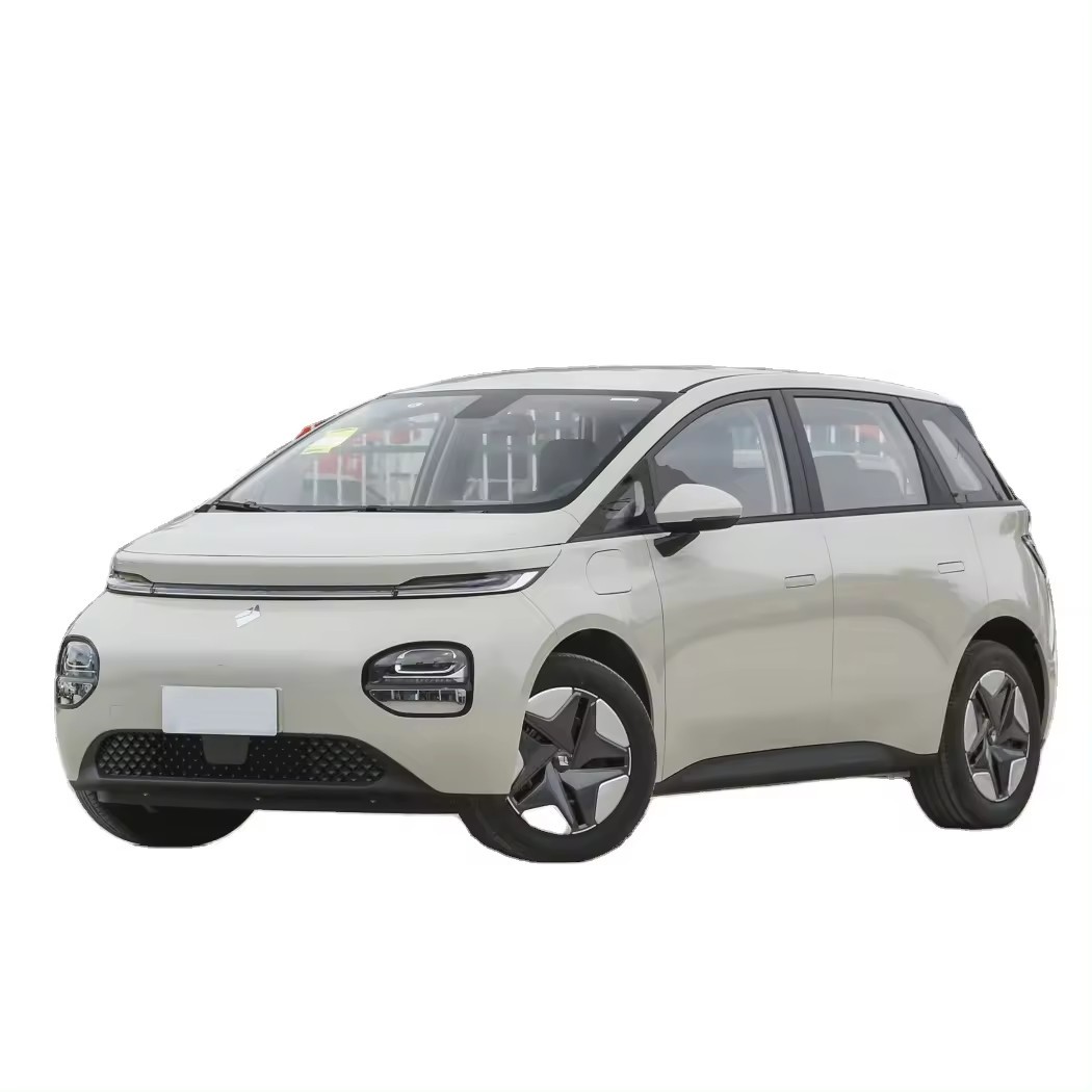 2023 New Electric Cheap Car EV Coupe Hot Saling Compact Car 360km Cloud Plus Style For Wu Ling Used Car