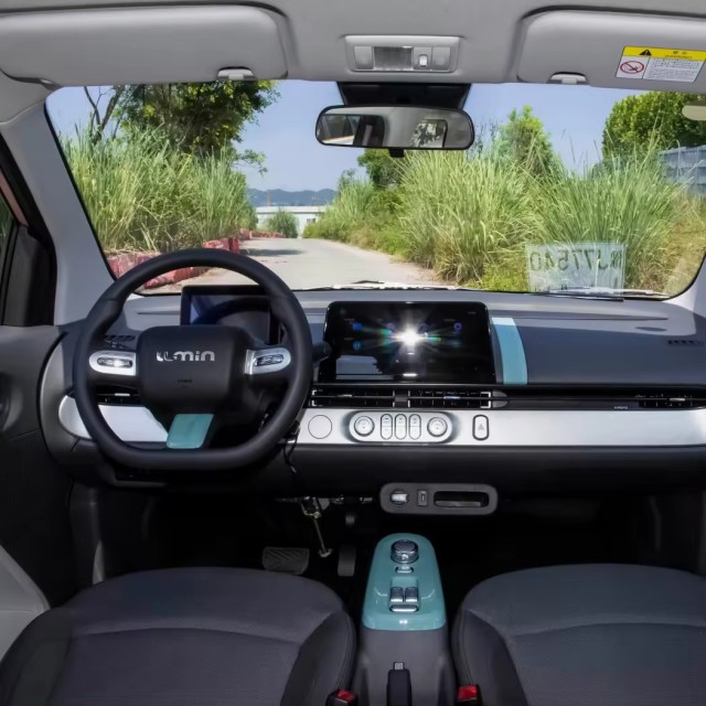 Changan Lumins 205km 2022 Honey Sweet Type New Energy Vehicle Hot Sale EV Electric Car for Adults
