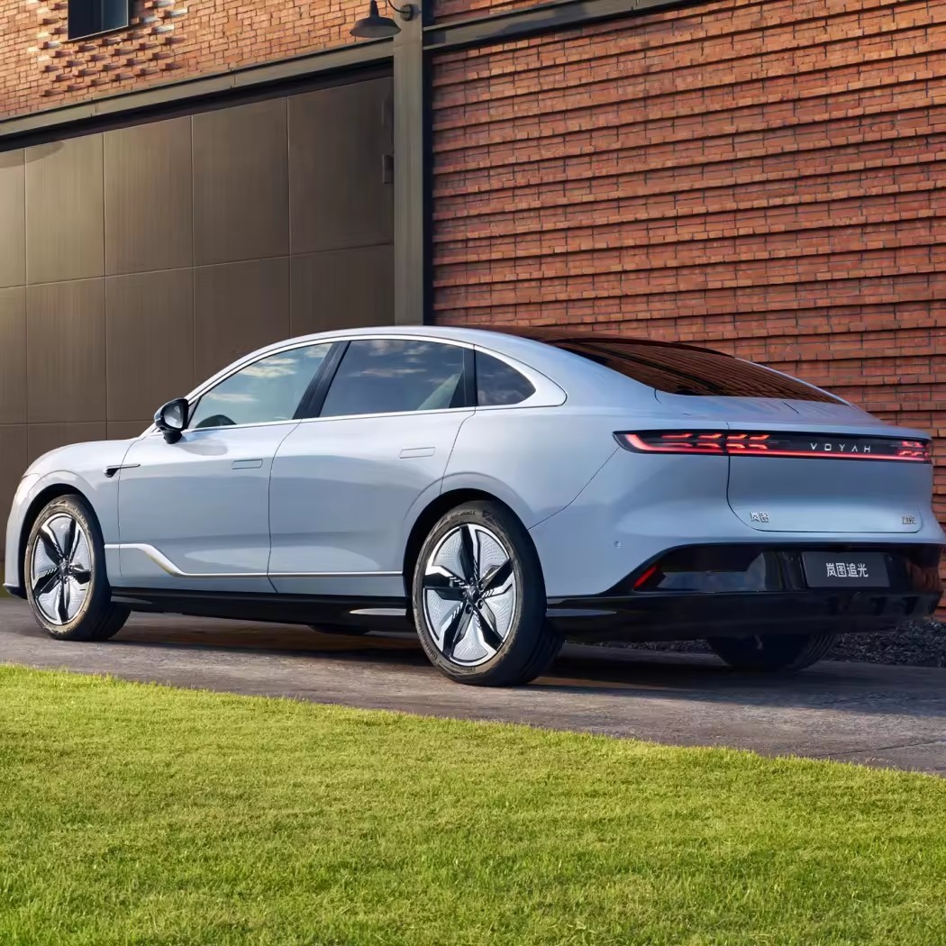 2023 New Energy Vehicles Cheap Voyah Free Spotlight Hybrid New Cars for Sale