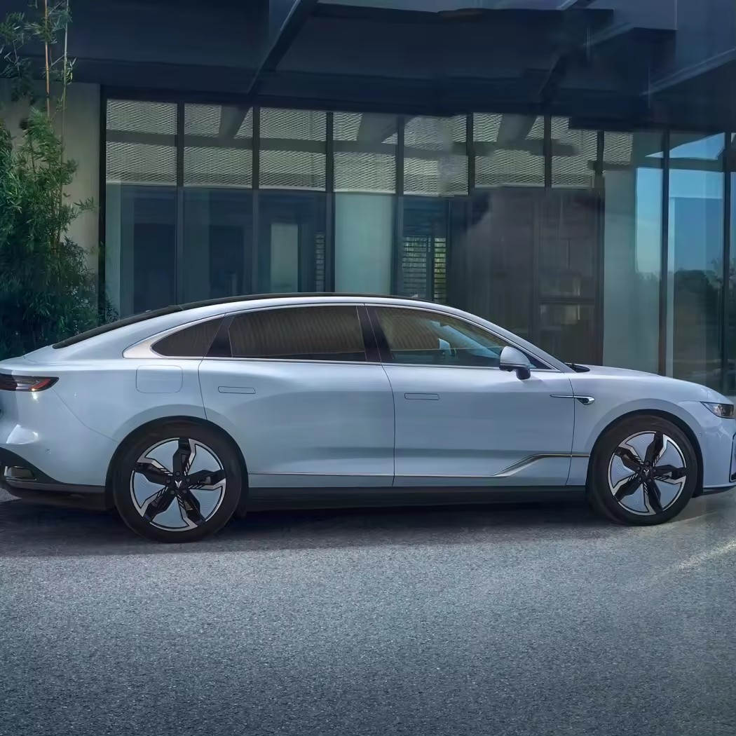 2023 New Energy Vehicles Cheap Voyah Free Spotlight Hybrid New Cars for Sale
