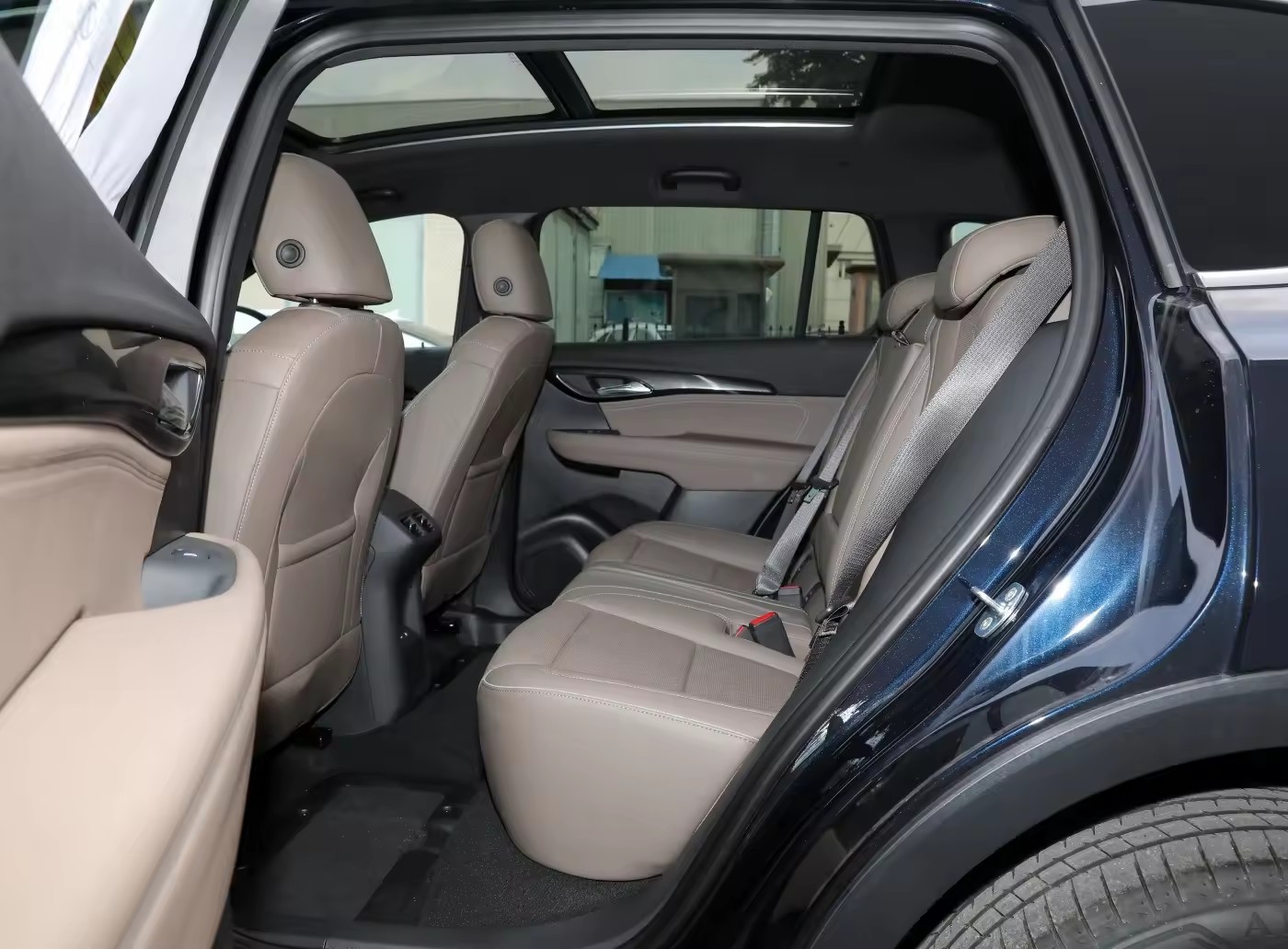 In Stock 2022 Envision PLUS 652T Deluxe Model New Cars Fuel SUV Vehicle For Bu*ICK Envision PLUS 652T Interior Knight Brown
