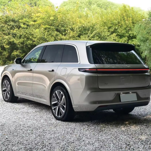 2024 New And Used Electric Car EV Hot Saling 5 Door 6 Seater Suv L8 MAX Style For Li Auto Used car