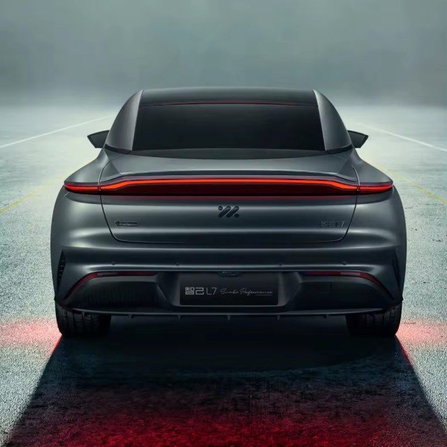 EV Cars SAIC IM L7 Electric Car 2023 Snake Performance Lite 675 km Zhiji l7 Sports Car New Energy Vehicles