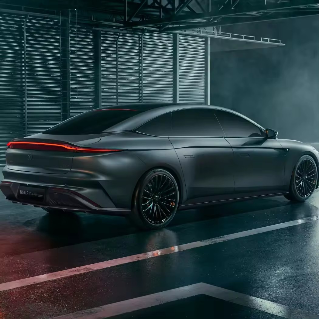 EV Cars SAIC IM L7 Electric Car 2023 Snake Performance Lite 675 km Zhiji l7 Sports Car New Energy Vehicles
