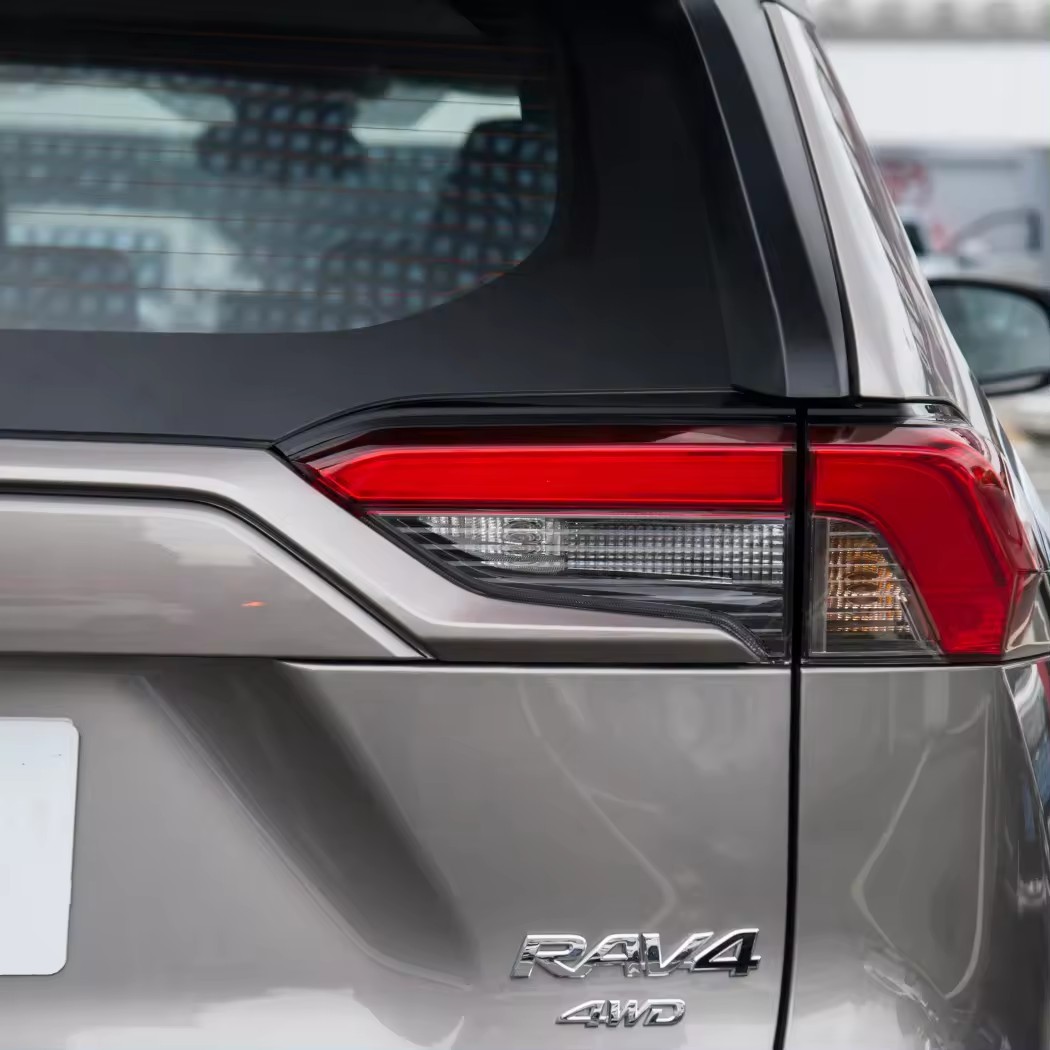 2022 New car hot saling sedan fuel-efficient RVA4 Four-wheel drive gasoline car For TOYOTA used car