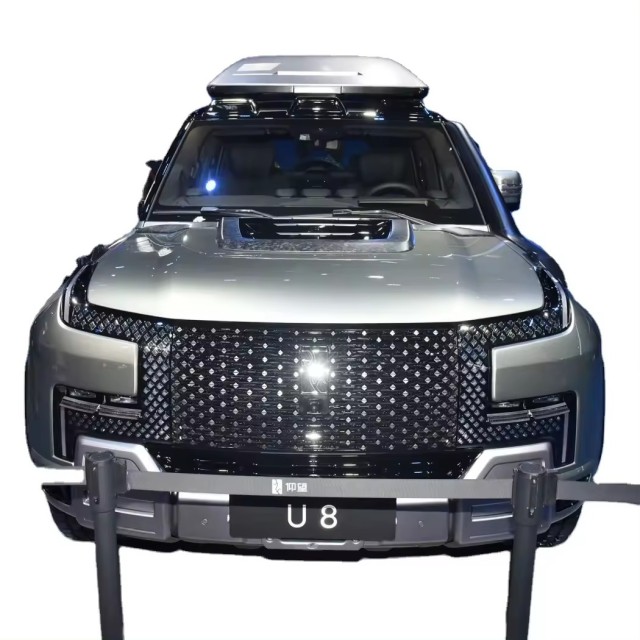 BYD Yangwang U8 2023 Luxury off road vehicle Four motor 4wd new energy electric car byd U8 off-road vehicle hybrid SUV