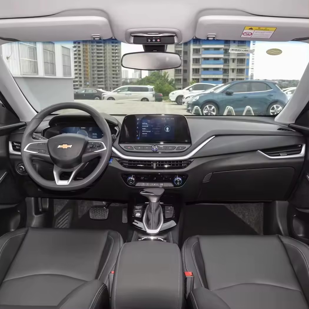 2020 Used Car Hot Changxun Made In China 4 Wheel New Electric Comfortable Ev Car New Energy Vehicles Car For Sale