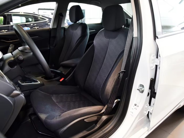 2021 Wholesale of cheap Used cars petrol car in China Buick Excelle YingLang gasoline motorcycles Gasoline vehic