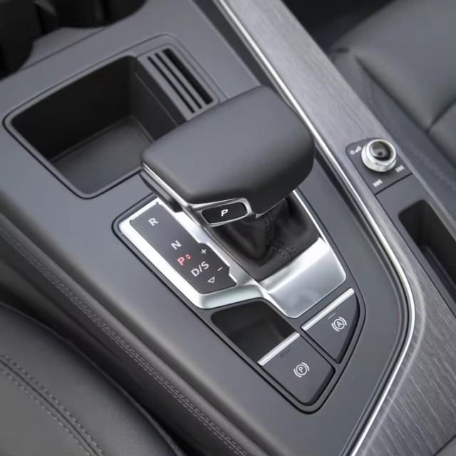 2022 New car hot saling sedani The A4L 40 TFSI is sleek Elegant type gasoline car for Audi