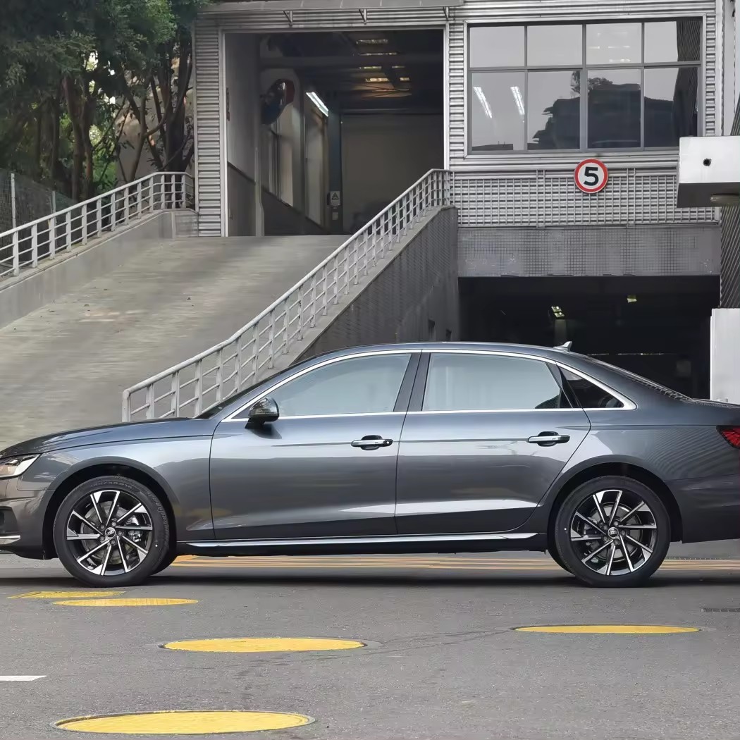 2022 New car hot saling sedani The A4L 40 TFSI is sleek Elegant type gasoline car for Audi
