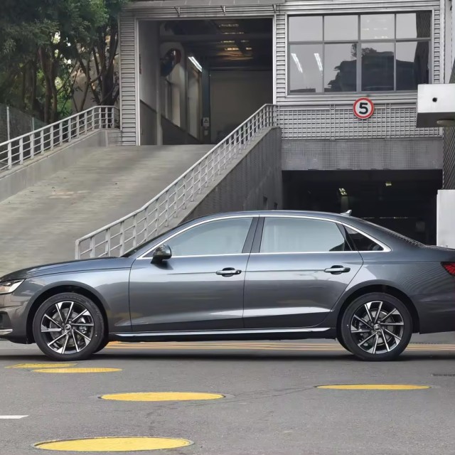 2022 New car hot saling sedani The A4L 40 TFSI is sleek Elegant type gasoline car for Audi