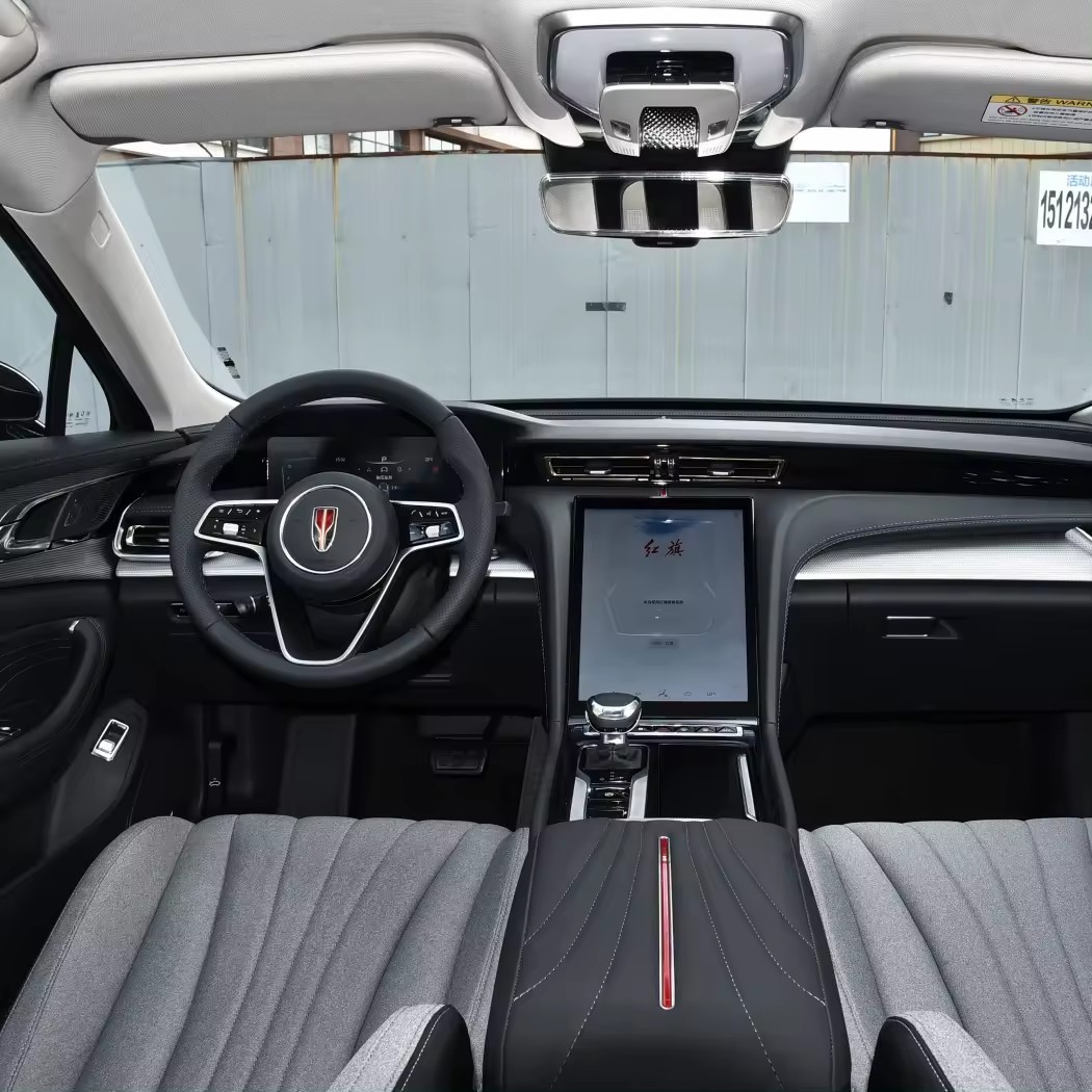 In Stock 2023 New Cars H5 Gasoline Cars 1.5T DTC QI YUE Hoy Saling Automobile Wholesale For HONG QI Used Cars
