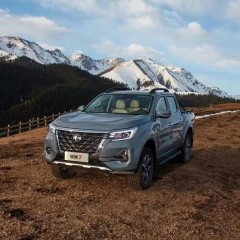 Dongfeng Ruiqi 7 Pickup 4x4 Diesel Vehicles Used Car 2.3T Automatic 4WD Diesel Standard Cheap Second Hand Pickup Truck Wholesale